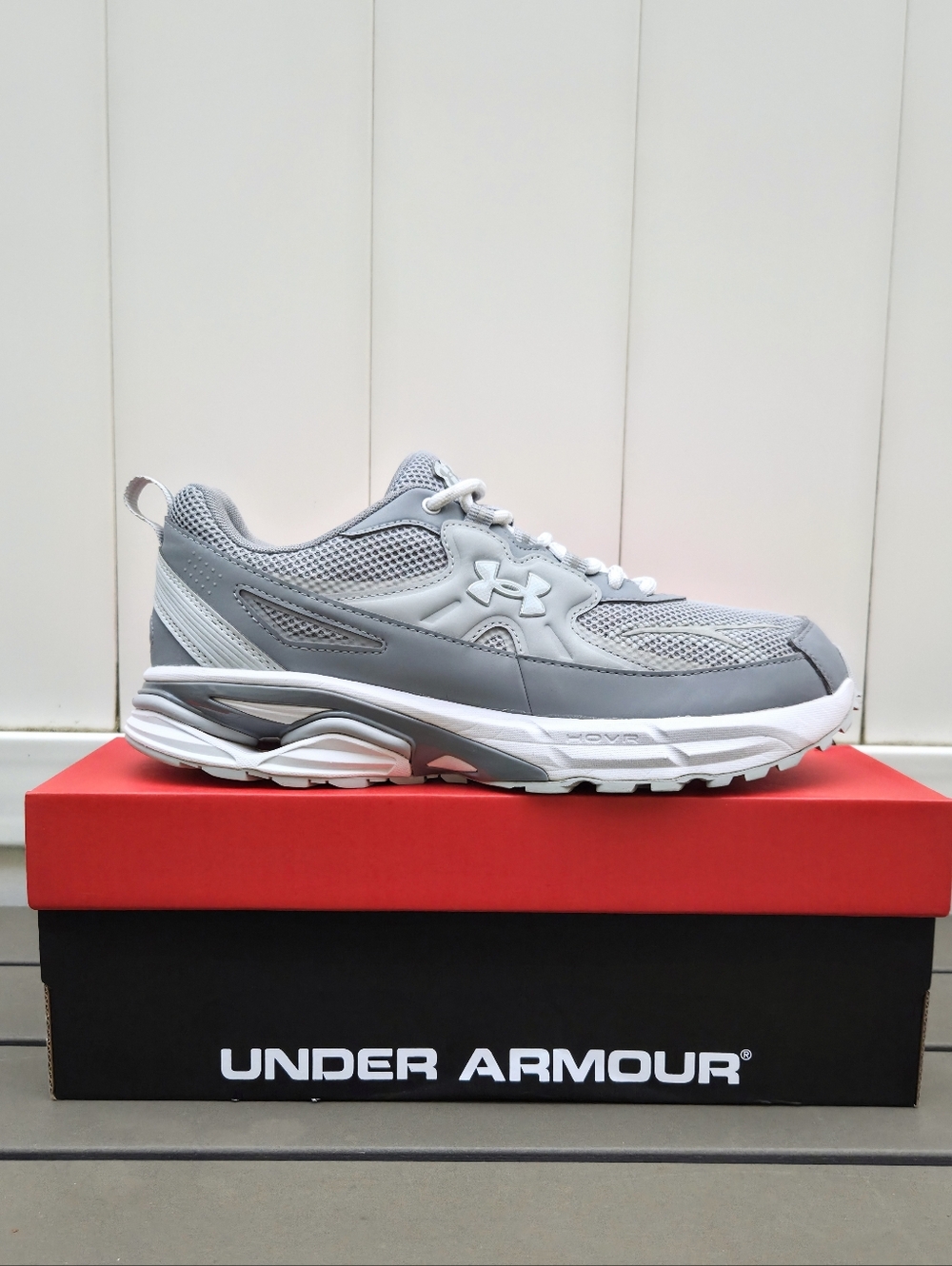 Under Armour HOVR Apparition Tech Sneakers Men’s 10.5 Gray Like New W/Box